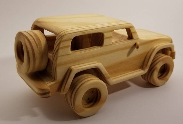 ELEGANT OLIVE™ Wooden Land-Rover